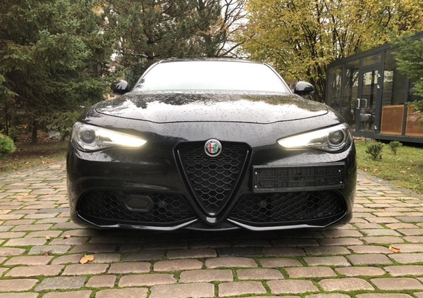 Alfa Romeo Giulia cena 130000 przebieg: 3658, rok produkcji 2022 z Warszawa małe 379